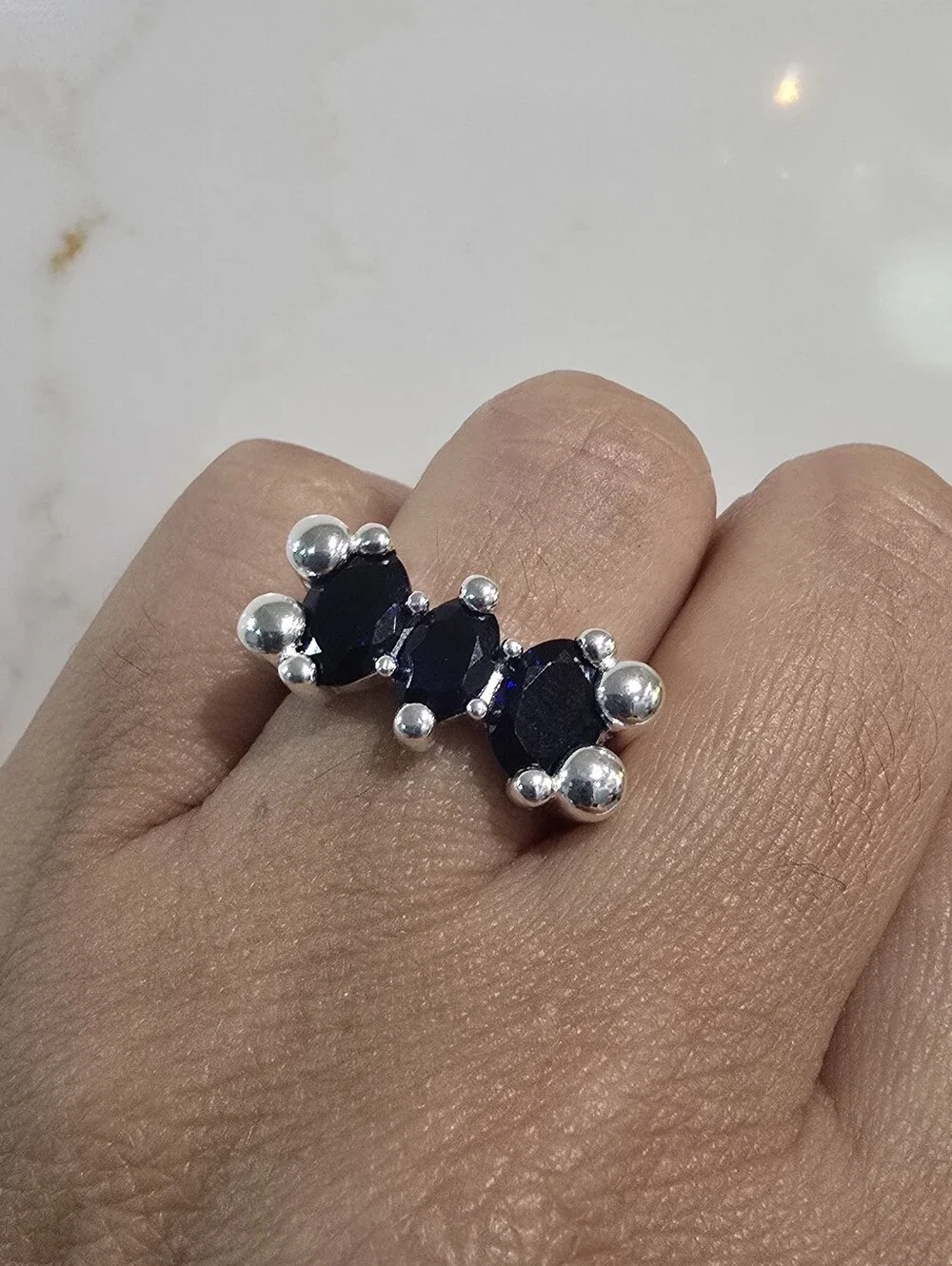 Tous Medium silver bear motif Ring with lab-grown blue sapphire Color Bear LGG